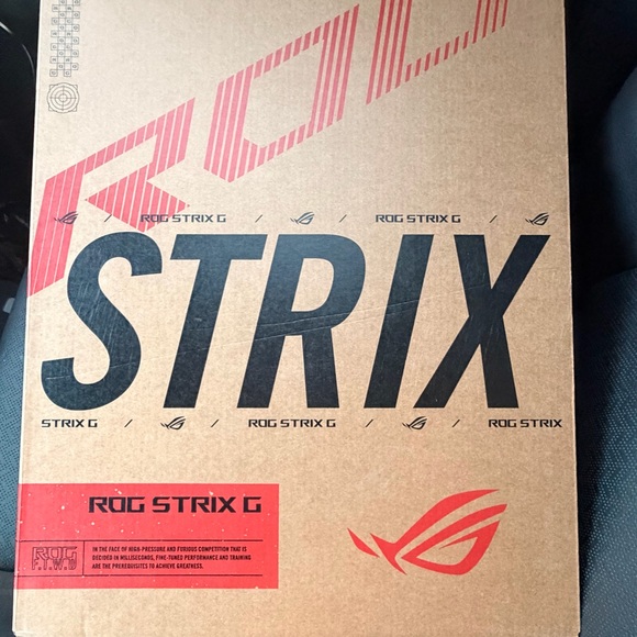 ASUS ROG STIX Gaming Computer (2025) - Picture 4 of 5